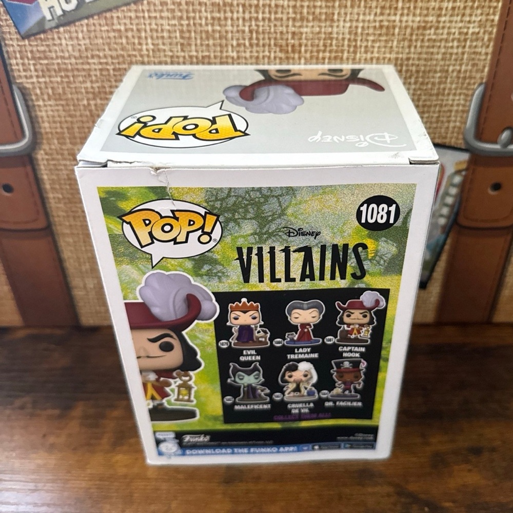 Funko Pop! Vinyl: Disney - Captain
Hook #1081 - Picture 3 of 5